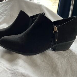 NIB Dr. Scholl's Women's Brief Ankle Bootie Black Suede size 8